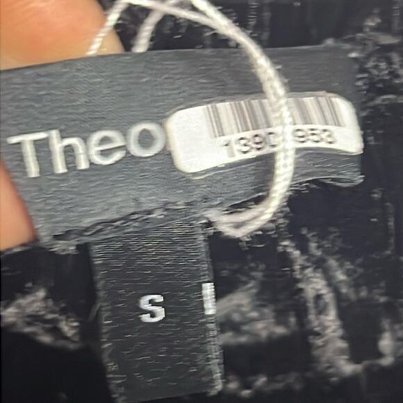 Theory S Velvet Pants Pull on Tapered Leg - Picture 6 of 6